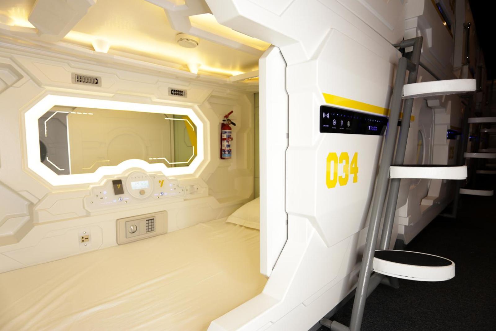 The Yellow Capsule Cancun Close To Airport Exteriér fotografie