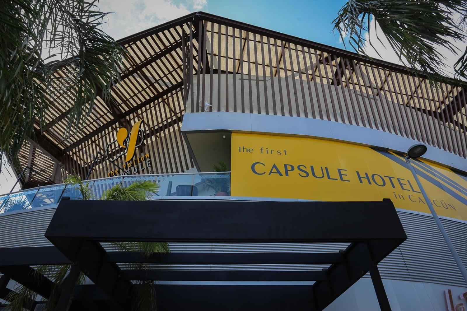 The Yellow Capsule Cancun Close To Airport Exteriér fotografie