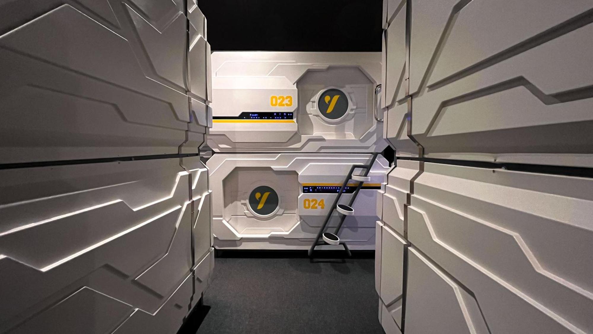 The Yellow Capsule Cancun Close To Airport Exteriér fotografie