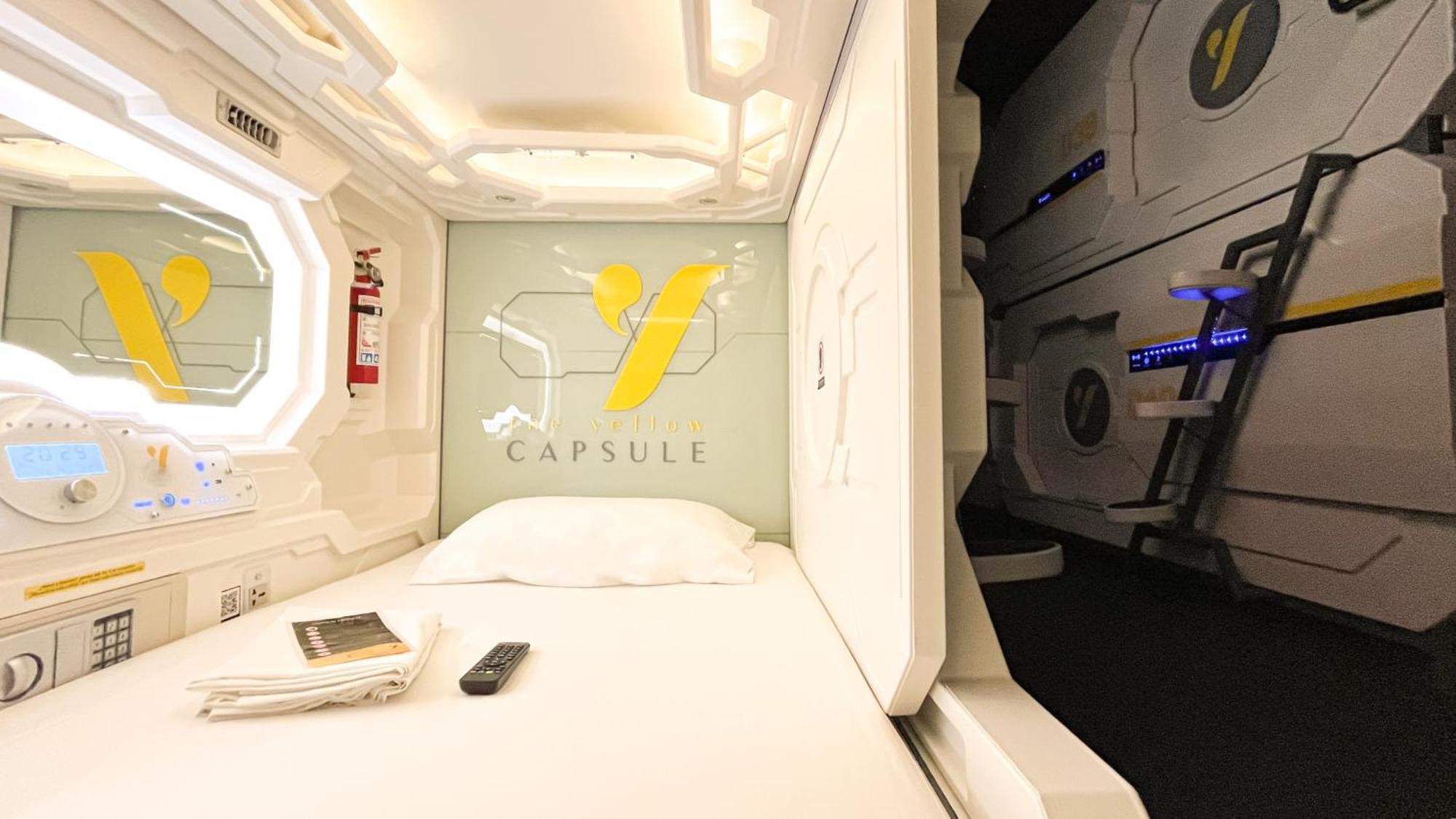 The Yellow Capsule Cancun Close To Airport Exteriér fotografie